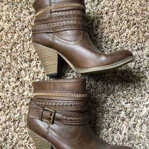 *price drop* Massini ankle booties